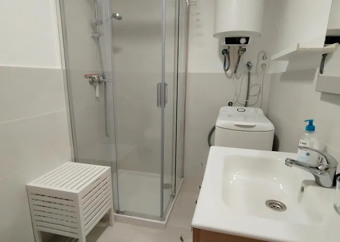 Louise 1 Minuto A Pie Del Mar * 티아즈